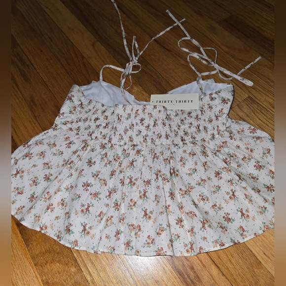 Chic Floral Camisole with Bow Detail - Picture 5 of 9